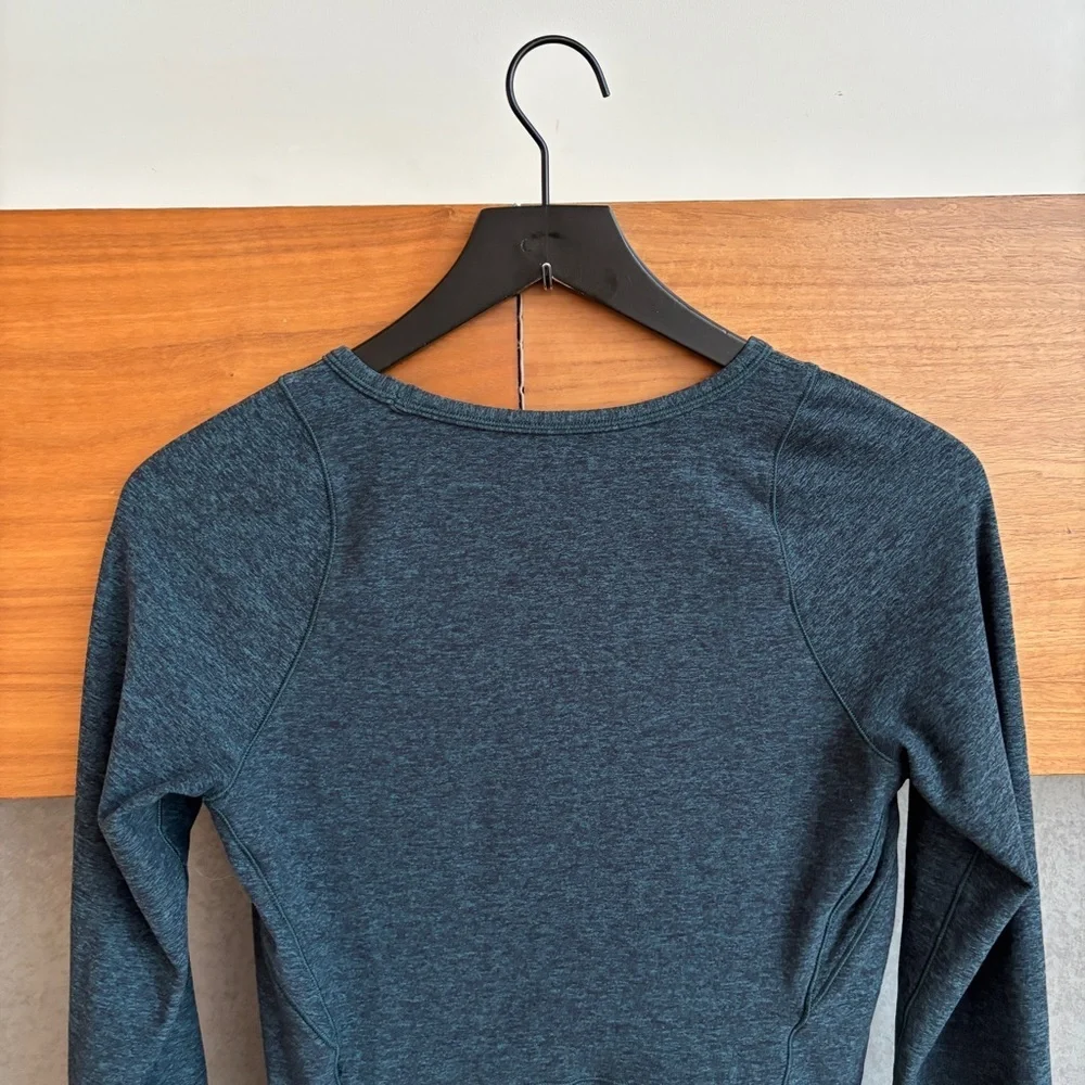 Lululemon Cypress Kiss Long Sleeve, Size 6